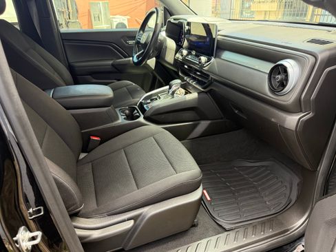 Used 2024 Chevrolet Colorado LT image 19