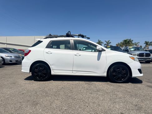 Used 2010 Toyota Matrix S AWD image 10