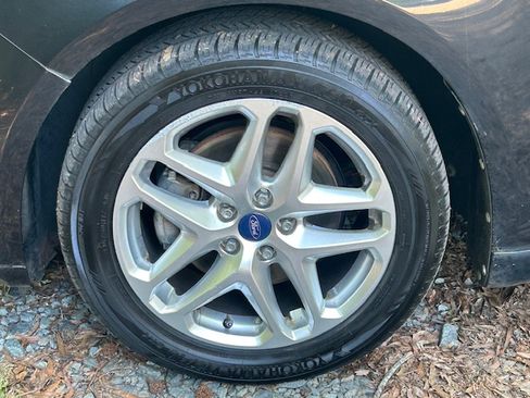 Used 2013 Ford Fusion SE FWD image 34
