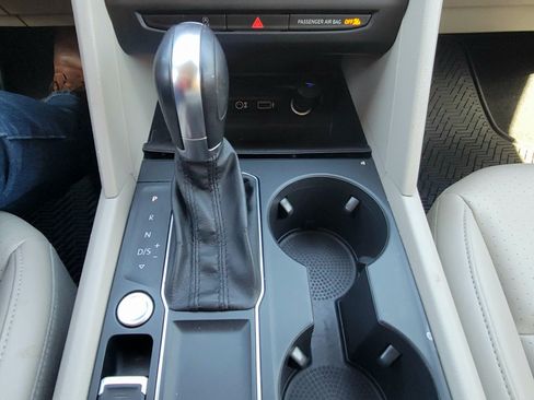 Used 2018 Volkswagen Atlas SE image 10