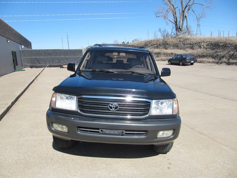 Used 2000 Toyota Land Cruiser image 2