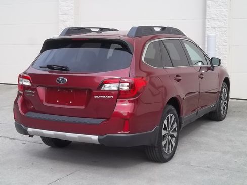 Used 2015 Subaru Outback 2.5i Limited AWD/4WD image 4