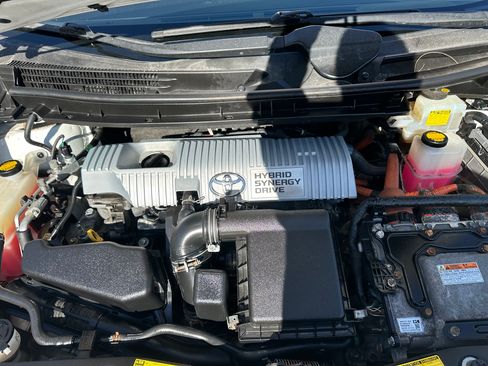 Used 2012 Toyota Prius Two image 6