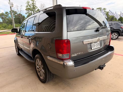 Used 2008 Chrysler Aspen AWD Limited image 4