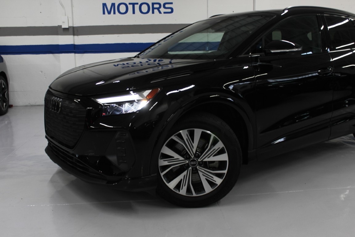 Used 2025 Audi Q4 e-tron Premium RWD image 5