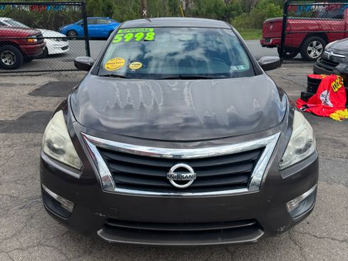 Used 2013 Nissan Altima Sedan FWD image 1