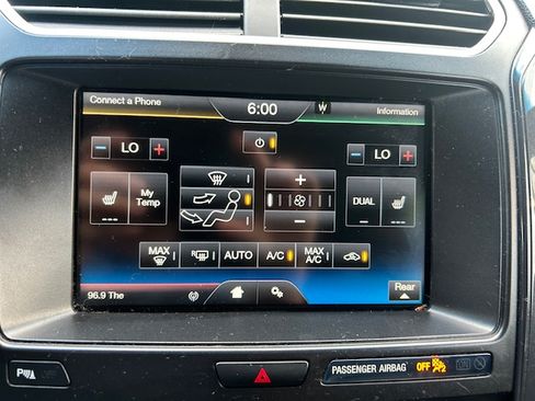 Used 2016 Ford Explorer 4WD XLT image 15