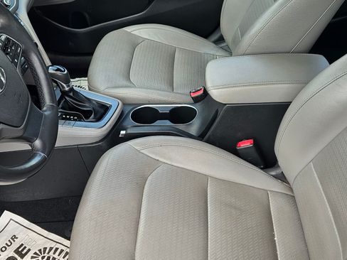 Used 2017 Hyundai Elantra Sedan FWD image 5