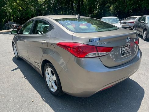Used 2013 Hyundai Elantra Sedan FWD image 3