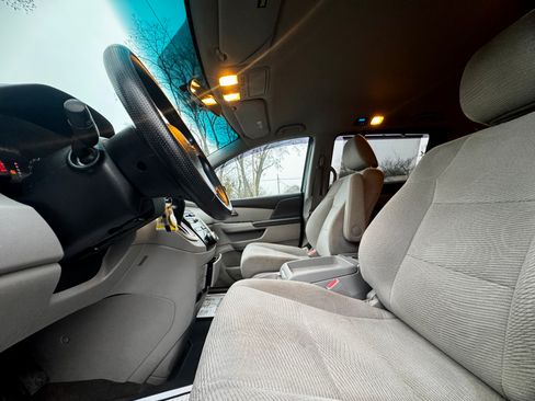 Used 2011 Honda Odyssey EX image 10