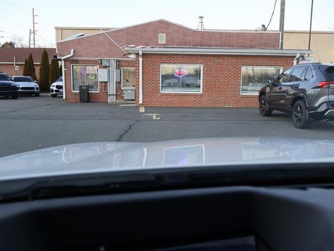 Used 2018 BMW 530i xDrive image 26