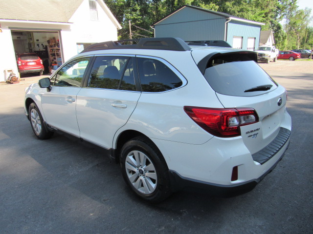 Used 2015 Subaru Outback 2.5i Premium AWD/4WD image 6