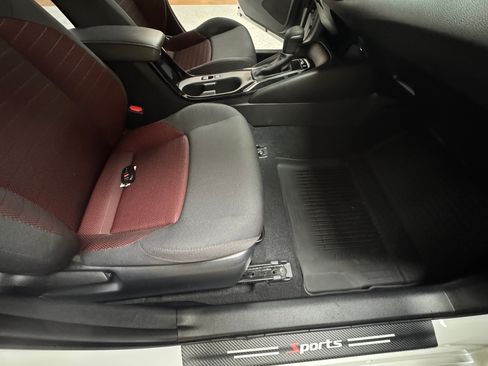 Used 2025 Toyota Corolla SE image 10