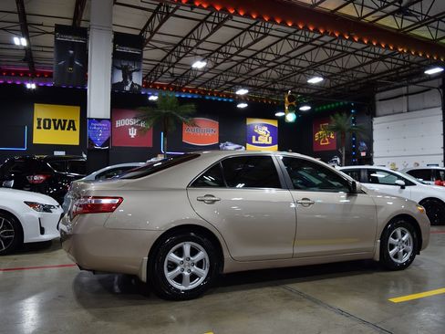 Used 2009 Toyota Camry LE image 8