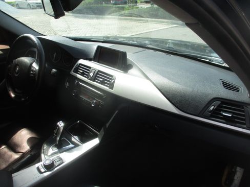 Used 2014 BMW 320i image 8