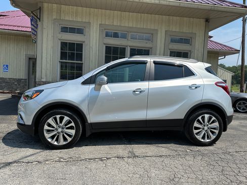 Used 2019 Buick Encore Preferred image 2