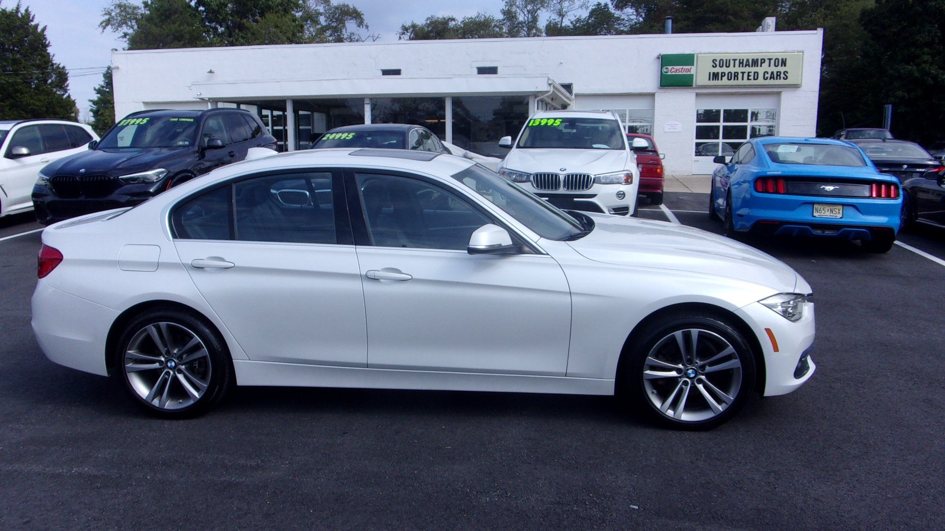 Used 2018 BMW 330i xDrive Sedan AWD/4WD image 4