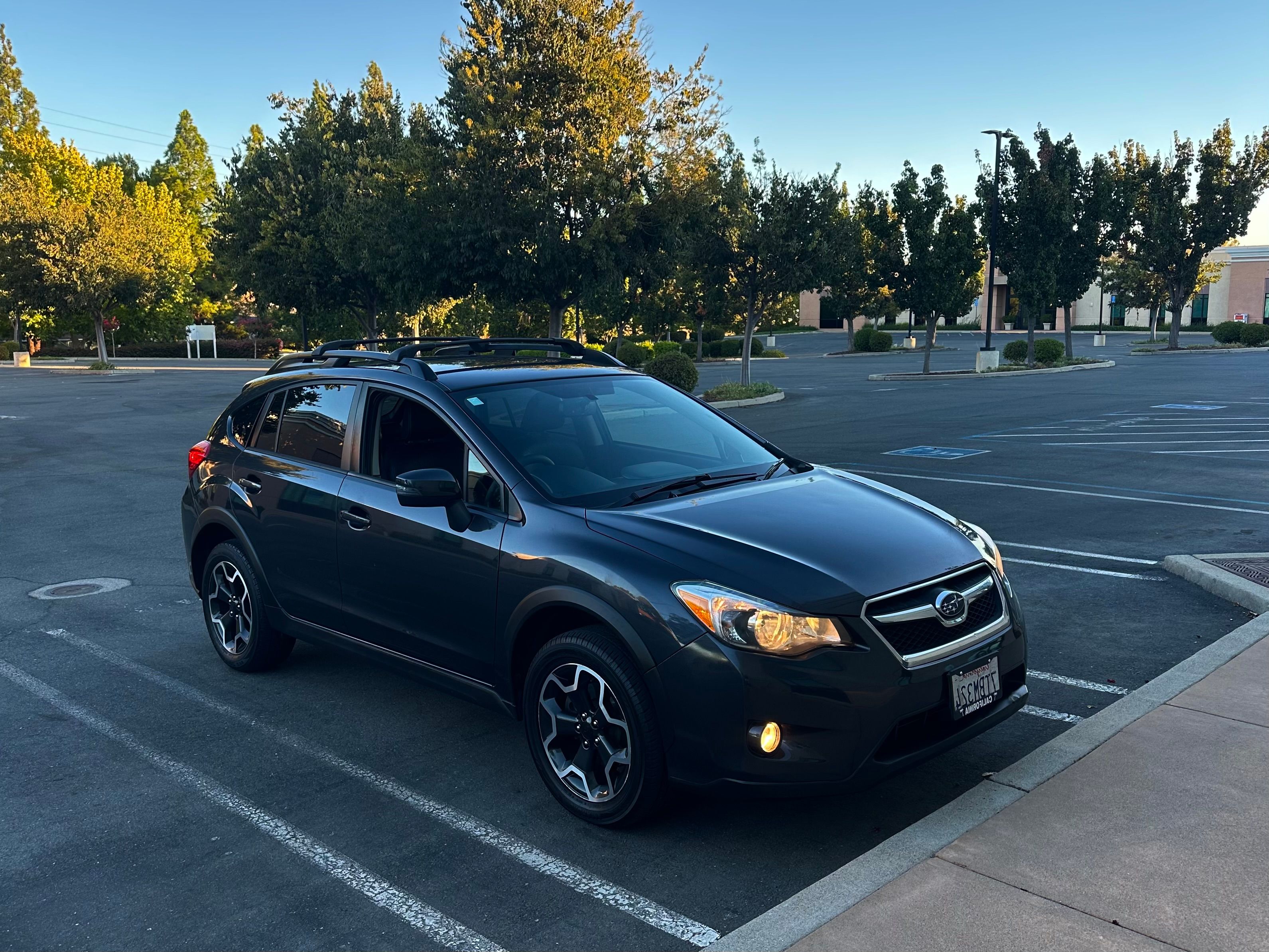 Used 2015 Subaru XV Crosstrek 2.0i Limited AWD/4WD image 1