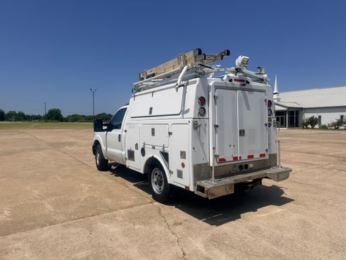 Used 2013 Ford F350 2WD Regular Cab Super Duty image 7