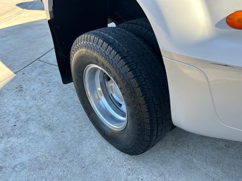 Used 2002 Ford F350 Lariat image 26