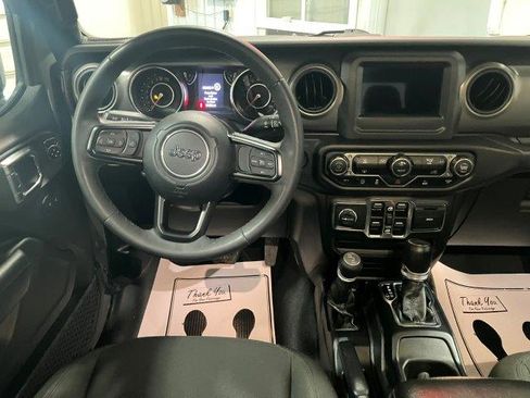 Used 2023 Jeep Gladiator Sport image 20