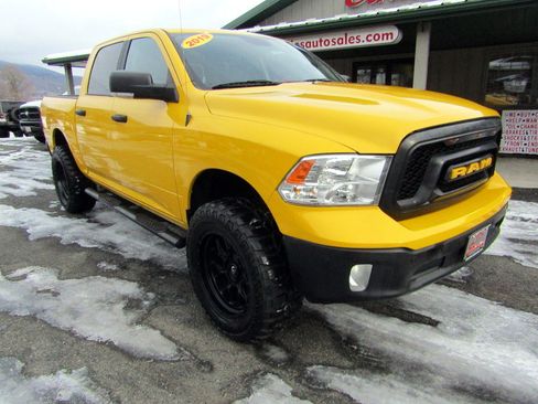 Used 2019 RAM 1500 Classic Big Horn image 2