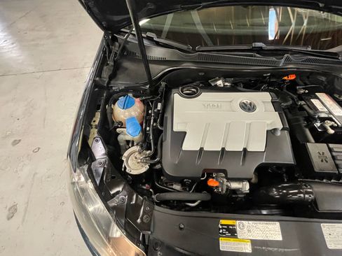 Used 2013 Volkswagen Golf TDI image 18