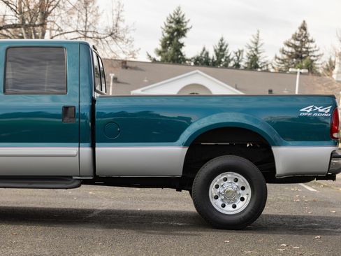 Used 2001 Ford F350 XLT image 11