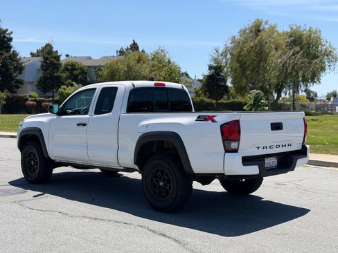 Used 2022 Toyota Tacoma 2WD Access Cab image 3