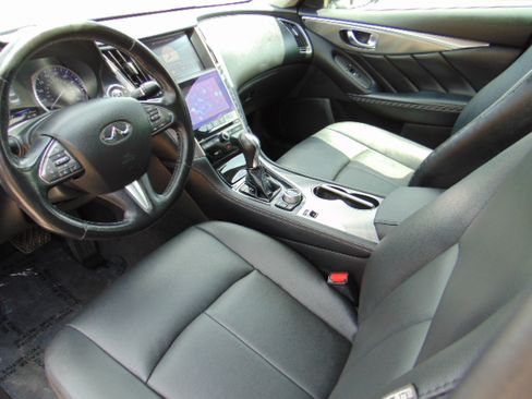Used 2017 INFINITI Q50 2.0t image 11