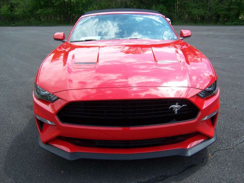 Used 2020 Ford Mustang GT Convertible RWD image 5