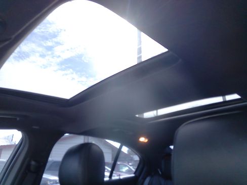 Used 2013 Lincoln MKS image 33