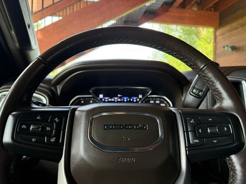Used 2023 GMC Sierra 2500 4x4 Crew Cab Denali image 16