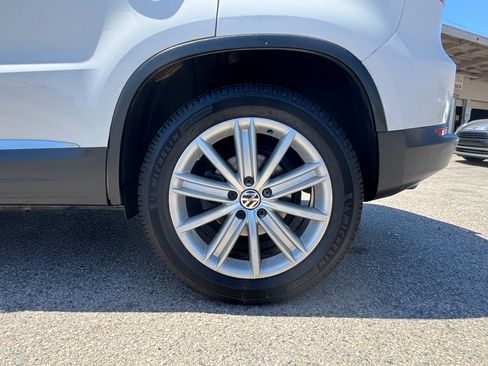 Used 2012 Volkswagen Tiguan FWD image 15