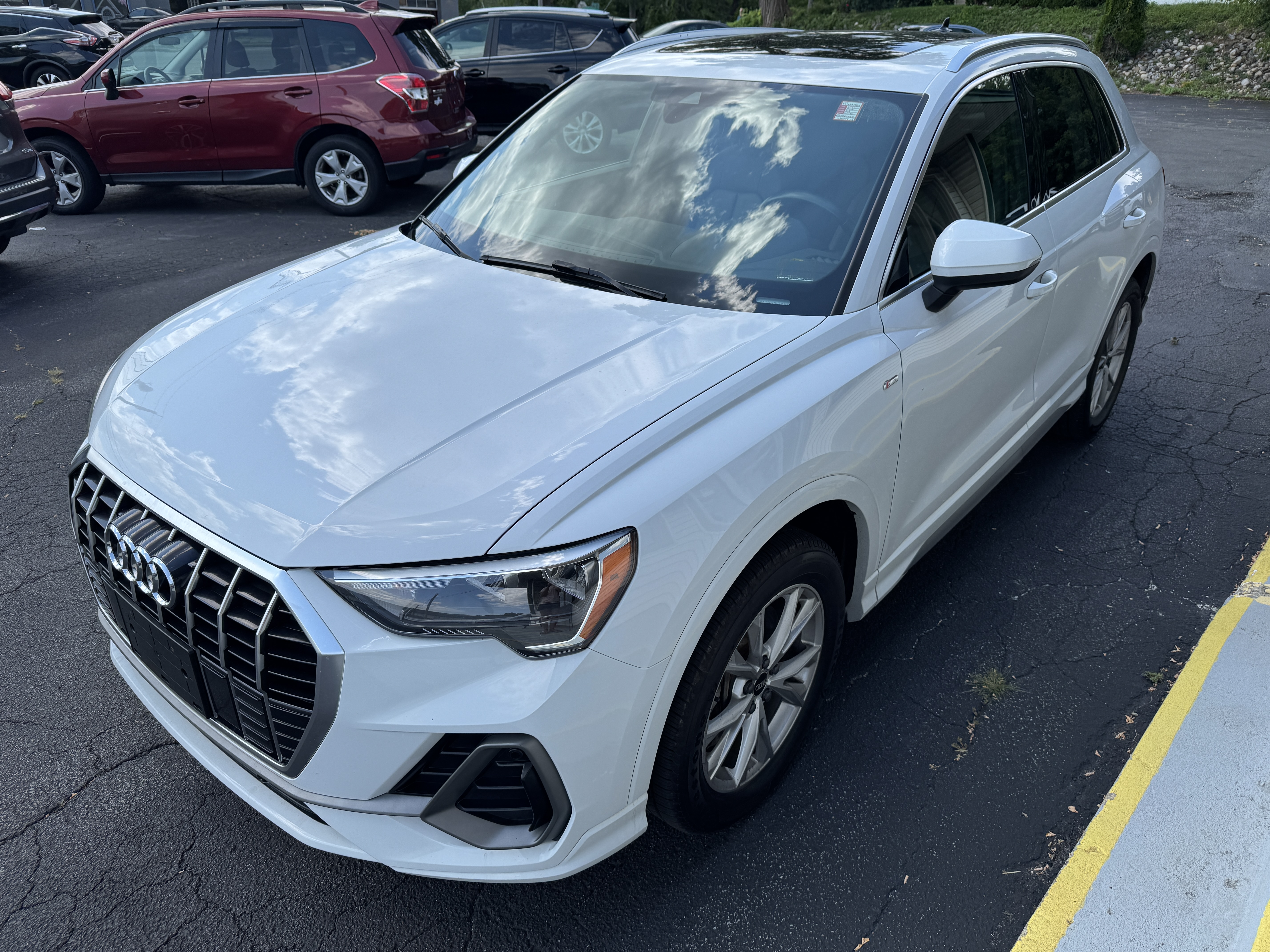 Used 2021 Audi Q3 quattro 2.0T Premium w/ S Line AWD/4WD image 3