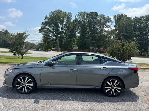 Used 2021 Nissan Altima 2.5 SR FWD image 4