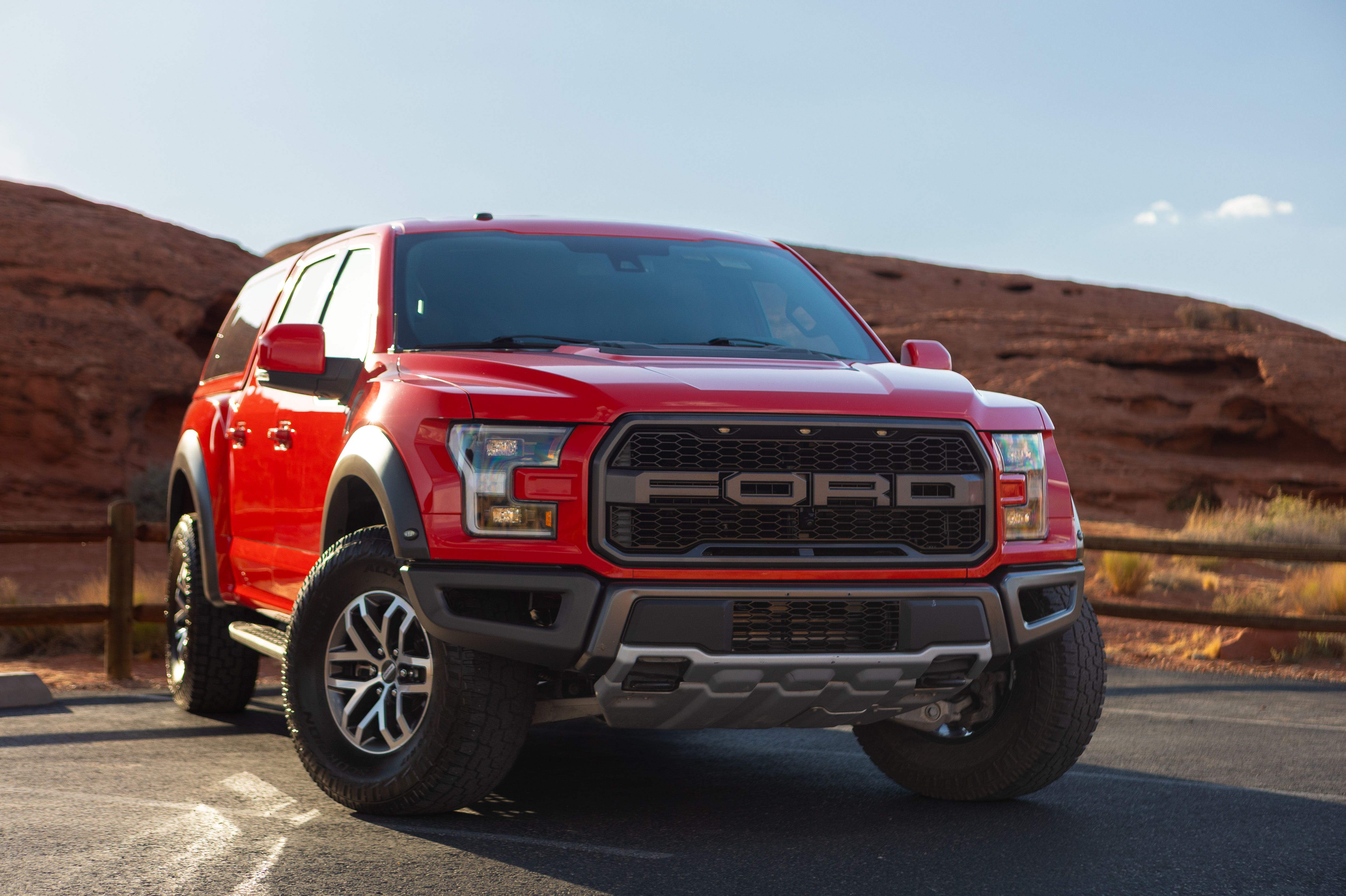Used 2018 Ford F150 4x4 Crew Cab Raptor image 2