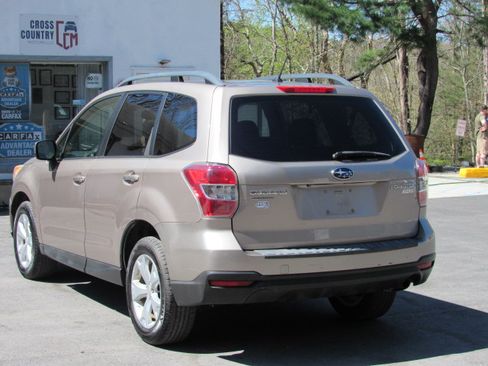 Used 2014 Subaru Forester 2.5i Premium AWD/4WD image 5