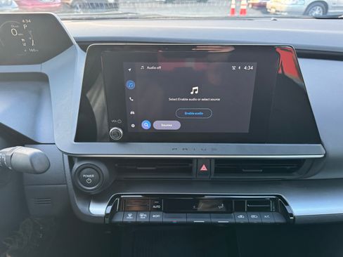 Used 2024 Toyota Prius LE image 6