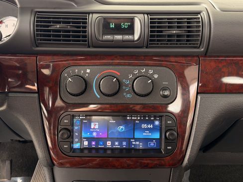 Used 2001 Chrysler Sebring LXi image 11