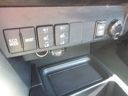 Used 2013 Toyota RAV4 AWD Limited image 29