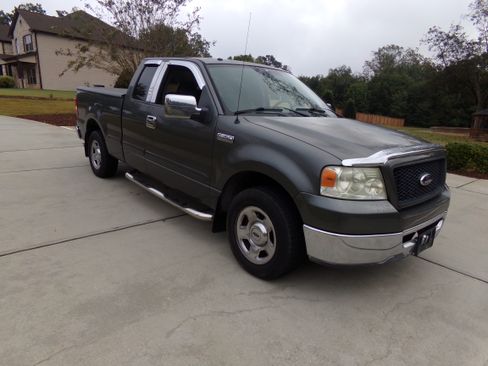 Used 2006 Ford F150 XLT image 8