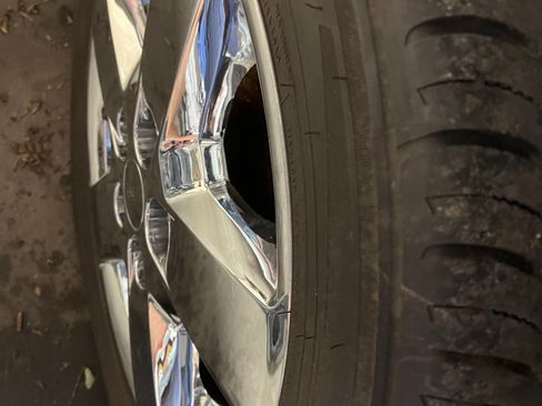 Used 2010 Chevrolet HHR LT image 11