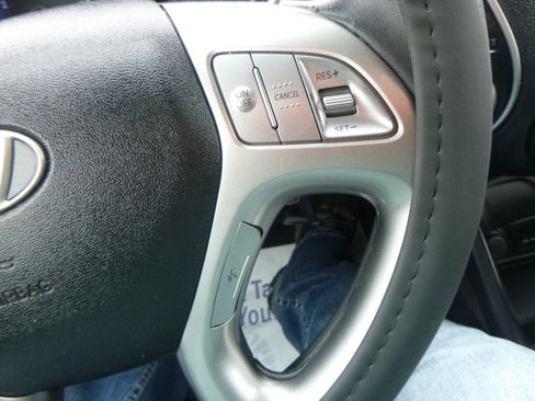 Used 2012 Hyundai Tucson GLS image 9