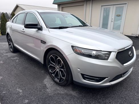 Used 2013 Ford Taurus SHO image 4
