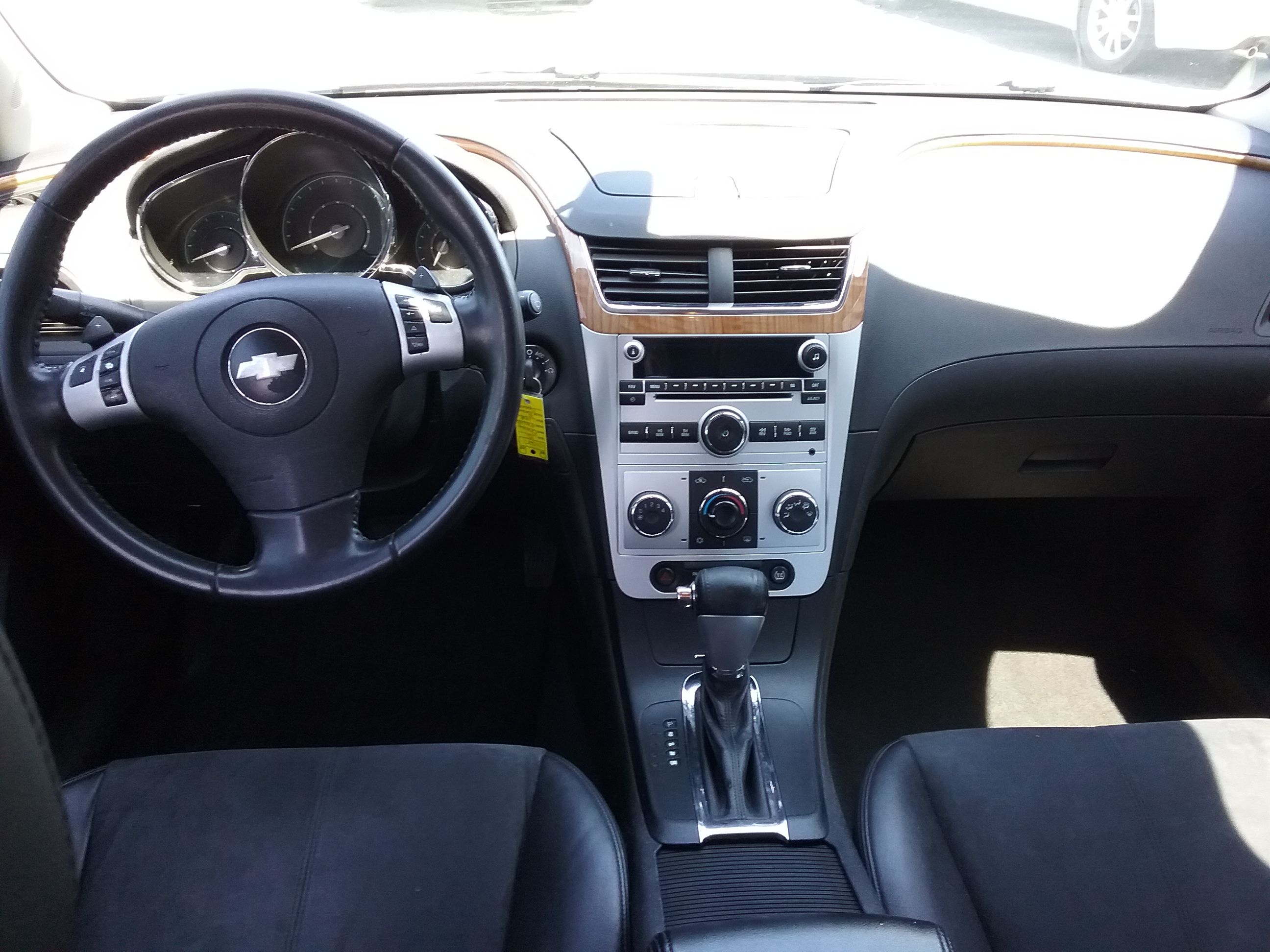Used 2010 Chevrolet Malibu LT w/ 2LT FWD image 4