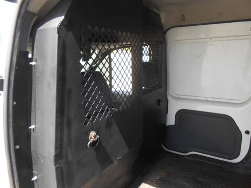Used 2010 Ford Transit Connect XL image 11