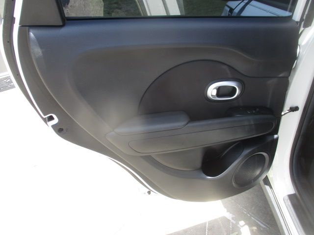 Used 2016 Kia Soul UNAVAIL FWD image 9