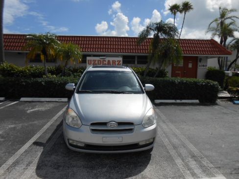 Used 2008 Hyundai Accent SE Hatchback FWD image 7