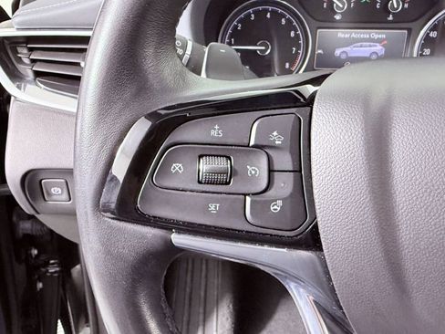 Used 2022 Buick Enclave Essence image 13